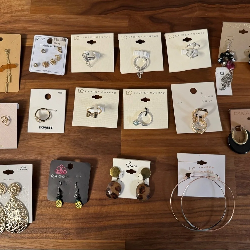 Bundle of Jewelry 16 pieces - retail $160+ - B3 - Picture 7 of 7